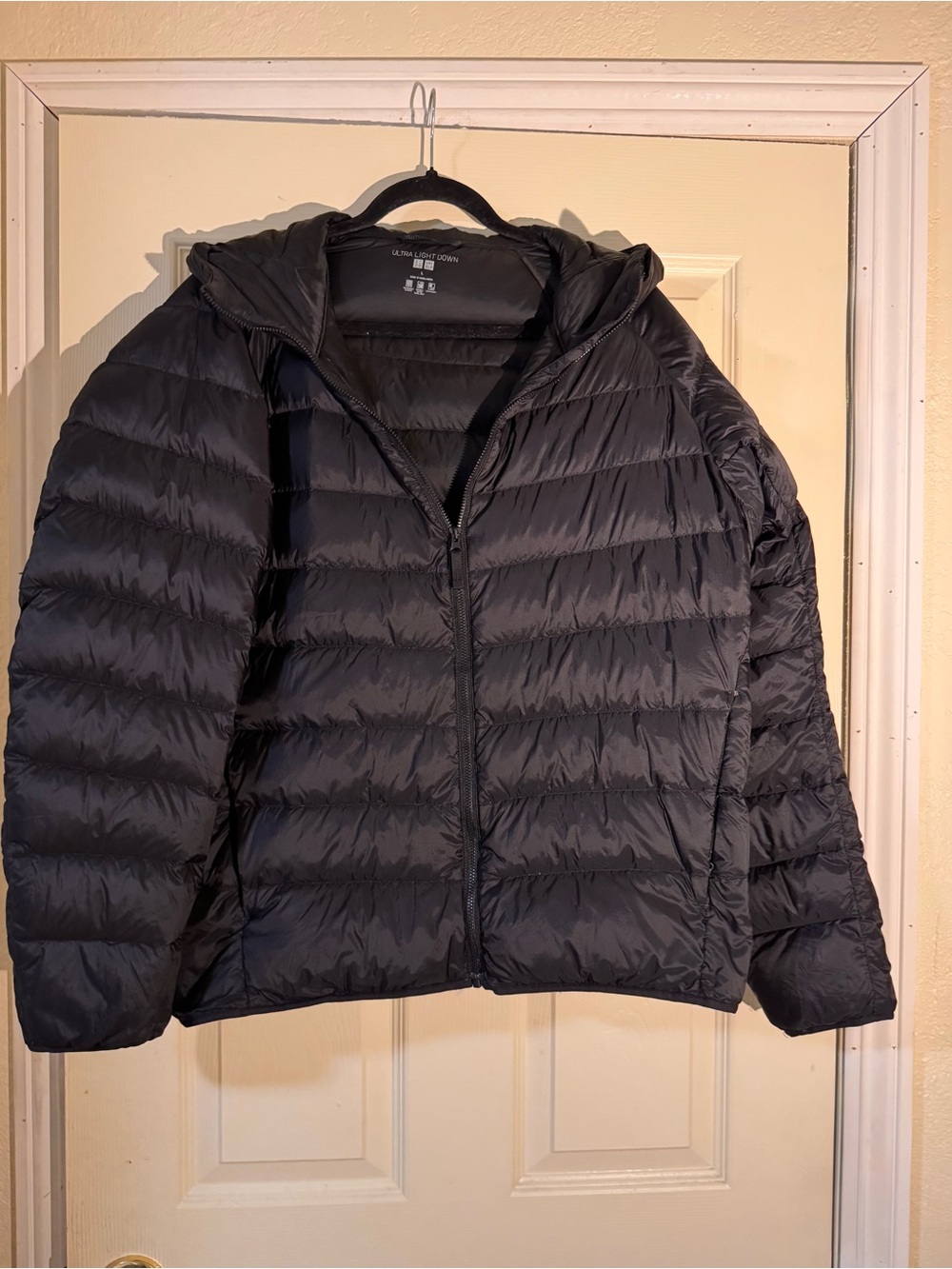 Uniqlo Youth Boys Black Hooded Puffer Jacket Large